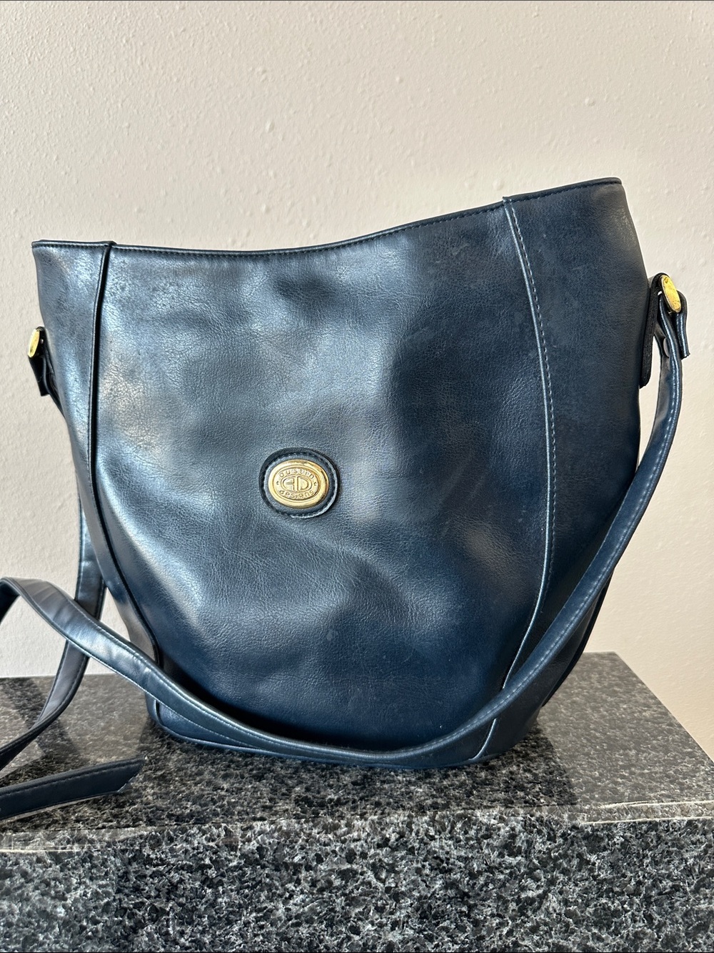 Vintage 80s leather bucket crossbody purse - Austin designs brand